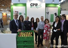 Foto di gruppo al CPR Sistem. Da sinistra: Enrico Frigo, Nonica Artosi, Manuel Fratti, Carolina Catozzi, Veronica Bergami, Riccardo Marchetti, Cristiana Bonora, Yliana Gonzalez, Laura Sabbadini.