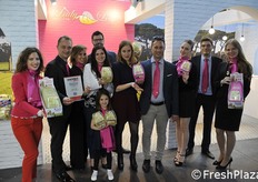 "Foto di gruppo per l'azienda "Fornari Giuseppe". Secondo da sinistra Damiano Fornari."