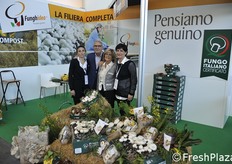 Funghidea al Macfrut: Francesca Mattozzi, Franco Mattozzi, Mariella Fortini, Simona Ficarra.