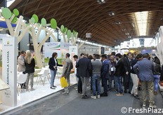 Affollamento tra gli stand.