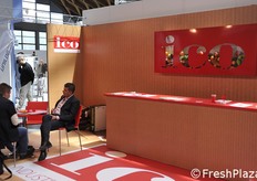 Lo stand di Ico, cartone ondulato.