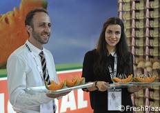 Assaggi di melone per tutti alla Masterfruit.
