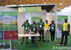 Allegro gruppo di operatori dall'Uganda.