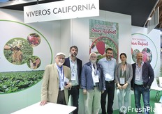 Foto di Gruppo per i Viveros California. Primo a sinistra Mario Magnani, in fondo Marco Magnani.