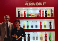 Massimo Del Viscolo, responsabile commerciale Italia del gruppo Arnone ed Arianna Spignu responsabile qualità dell'azienda.