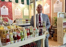 "Giuseppe Famigliolo titolare dell'azienda "Bevi più Naturale" specializzata nella produzione e distribuzione di soft drink di agrumi con una forte connotazione di materia prima di qualità."