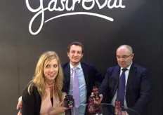 Ilenia Boradeo e Giacomo Berta, direttore responsabile e Cristian Azzalini, titolare dell'azienda di conserve di frutta Gastroval.