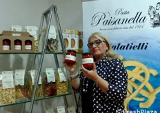 "Silvana Russo, titolare di "Pasta Paisanella" produce conserve di pomodoro e pasta al sapore di pomodori secchi, asparagi e radicchio, arancia e limoni."