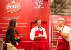 Al Tuttofood 2017 un trio inedito in cucina vede Pasquale Petti, titolare del gruppo con Max Mariola ed Alena Šeredová.