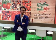 Giovanni Carfì è responsabile commerciale di Sicilia Bella Mia. L'azienda produce pomodori, salse, sughi pronti, condimenti e contorni vegetali.