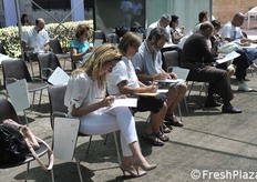 Assaggio e descrizione delle proprie sensazioni.