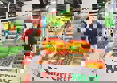 Romina Kamel (export sales) e Renzo Balestri (referente commerciale estero) di Apofruit.