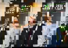 Antonio Wong insieme a Enzo Filardo e Andrea Dominici della Societa' Cooperativa Agricola Natura.