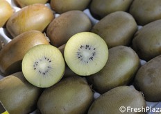 Curioso cuore del kiwi a forma di... cuore