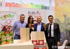 Paolo Turco dell'omonima azienda agricola con il team della B&B Frutta: Sara Angeli (sales department), Loredano Brentegani (titolare e CEO) e Claudio Scandola (senior sales manager).