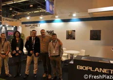 Bioplanet, la fabbrica di insetti di Cesena, ha una filiale importante in Spagna. Nella foto: U. Antonio Avalos, Carmen Diaz, Javier Arias, Francesco Bravaccini e Andrej Sandoval.
