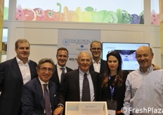Foto di gruppo nello stand Fedagro Mercati: Giuseppe Pavan, Valentino Di Pisa,Edoardo Ramondo, Stefano Cavaglià, Giada Cenerini, Luigi Gallerani.