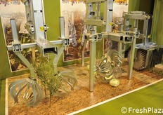 Una delle sarchiatrici Oliver Agro esposte a Madrid.