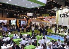 Tanta gente presente in fiera.