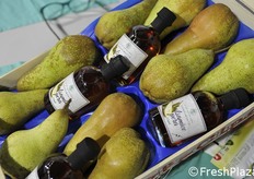 Condimento balsamico a base di pera proposto dalla coop Cipof.