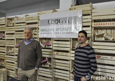 Maurzio e Simone Lodi. La loro azienda realizza cassette in legno.