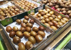 Kiwi Zespri a circa 1 euro a frutto.