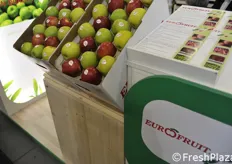 L'azienda veronese Eurofruit ha portato in fiera il prodotto di stagione mele.