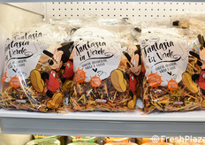 Carote arancioni, viola e gialle della linea Fantasia in Verde-Insal'Arte for kids, nata dalla partnership con Disney.