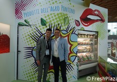 "Le insalate "pop" dell'Agro Pontino presso lo stand collettivo di Agrinsieme. In foto: Cristiano Pallavicino e Roberto Iacoboni."