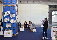 "Bestack ha proposto quest'anno una insolita performance teatrale "silenziosa"..."