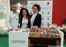 Salvatore ed Eva Moncada, con la hostess Miriana Tumino.