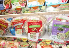 "I "Piatti Unici": una gamma di Insalatone arricchite da altri ingredienti e pronte da gustare grazie alla forchettina inclusa."