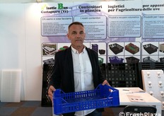 Plastic Box, imballaggi in plastica. Nella foto: Martino Ghirlanda