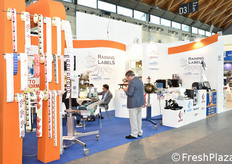 Etichette autoadesive.