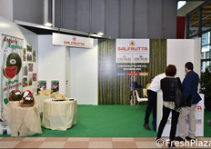 Ingrosso frutta e verdura.