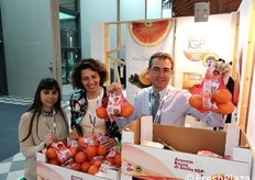 Arancia Rossa Igp. Foto: al centro Elena Eloisa Albertini (vicepres. vicario).