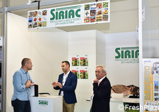Siriciac, difesa e nutrizione in Agricoltura. Nella foto a dx. Rosario Novara, tecnico commerciale.