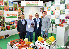 Stand Southern Seed. Da sinistra: Giovanni Incardona, Giacomo Limentani, Giuseppe Dazio e Giombattista Proietto.