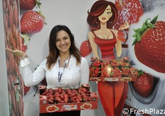 "Andreia Lavinia Rusz presenta "Fragolà" di Ceradini Group."