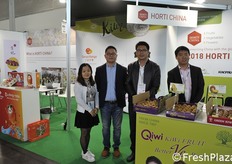 Lo staff di HortiChina in fiera.