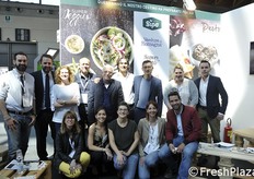 Foto di gruppo allo stand Sipo.