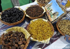 Frutta secca dall'Uzbekistan.