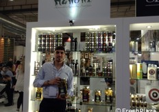 Luca Agnoni, titolare dell'azienda famigliare Agnoni. Il marchio trasforma un’ampia gamma di ortaggi. Il prodotto di punta è il carciofo Romanesco trasformato secondo un'antica ricetta tradizionale detta alla cafona con tutto il gambo e una ricca farcitura all'interno, aromatizzata con mentuccia romana, aglio tritato, peperoncino e olio extravergine d'oliva.