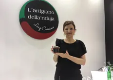 Graziella Barbalace titolare del marchio L'Artigiano della Nduia produce prodotti tipici calabresi.