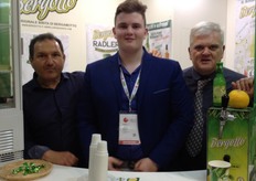 Carmelo Foti, Bruno Autelitano con Antonino Autelitano ideatore di Bergotto la bevanda a base di bergamotto calabrese. Tra le novità presentate al Cibus la birra artigianale lavorata con Bergamotto ideale per il consumo estivo.