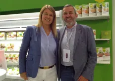Tanja Klancic, responsabile marketing del marchio Biolab con il fondatore del marchio Massimo Santinelli. L'azienda friulana è specializzata nella produzione di referenze alimentari biologiche per vegetariani e vegani.