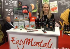 Stefania Montali titolare dell'azienda Easy Montali specializzata nella produzione di paté vegetali in tubetto e in buste sia biologiche che convenzionali in un packaging innovativo.