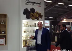 Filippo Gemignani titolare del marchio Gemignani Tartufi produce un'ampia linea di trasformati a base di tartufo e anche una referenza inedita con miele e oro edibile 23 carati.