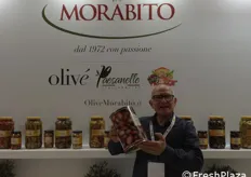 Morabito Pietro titolare dell'omonima azienda trasforma ortaggi di prima qualità in pomodoro secco e carciofi di filiera controllata.
