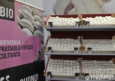 Prataioli in cassette di legno.